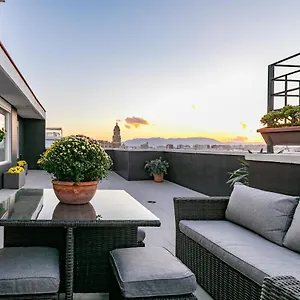 https://livemalaga-terrace-deluxe.es-andalucia.com